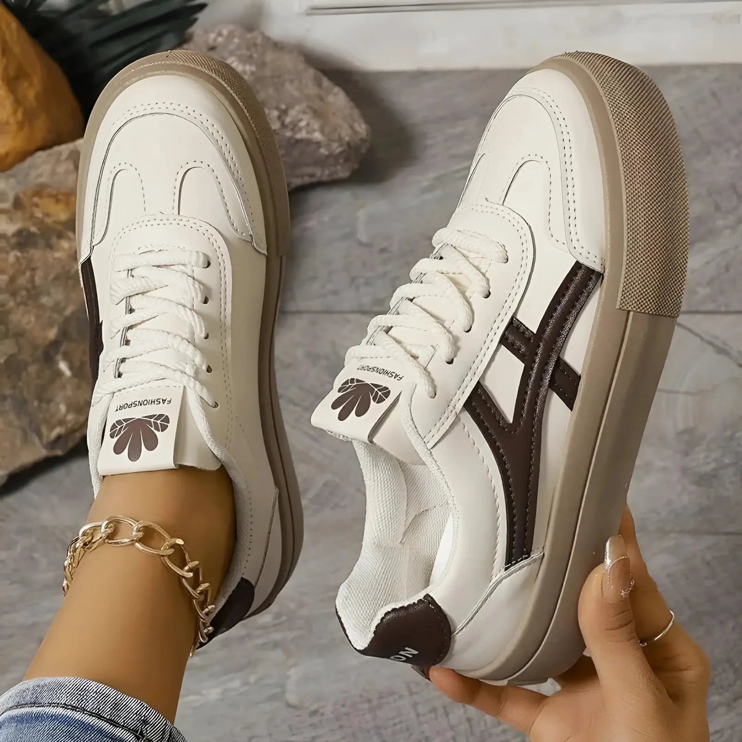 Classic Lace-Up Sneakers with Platform Sole Women Winter