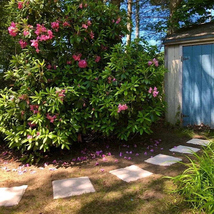 Non-Slip Outdoor Pathway Tiles with Ground Spikes for Secure Grip