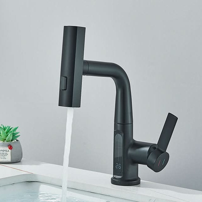Digital basin faucet with temperature display – modern and drip-free