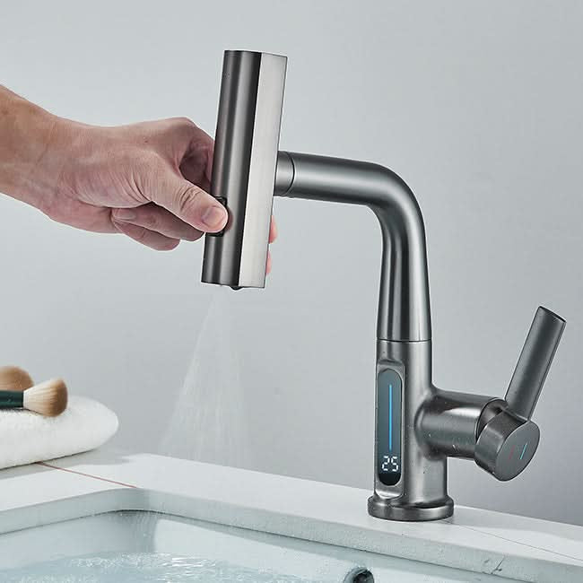 Digital basin faucet with temperature display – modern and drip-free