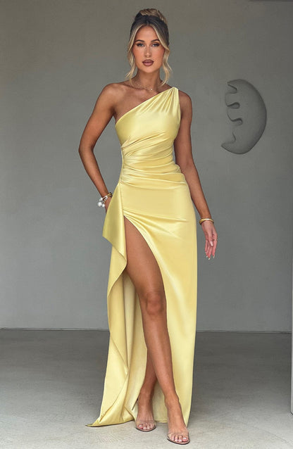One-Shoulder Maxi Dress with Modern Elegance for Women
