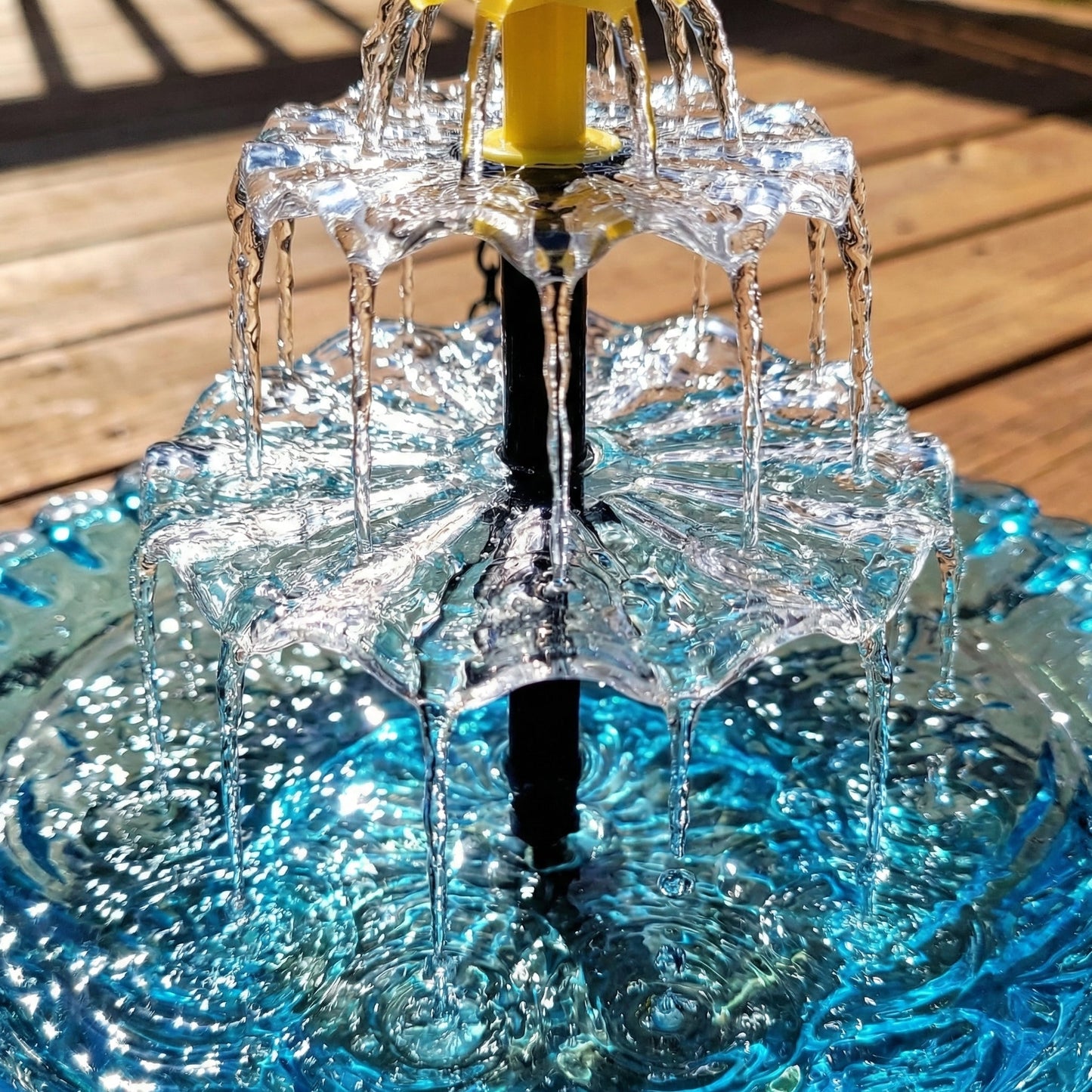 AquaBloom – Solar-Powered Hanging Fountain for Relaxing Garden Oasis [50% Discount]