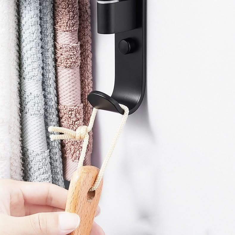 Towel holder with 2 arms – space-saving wall design