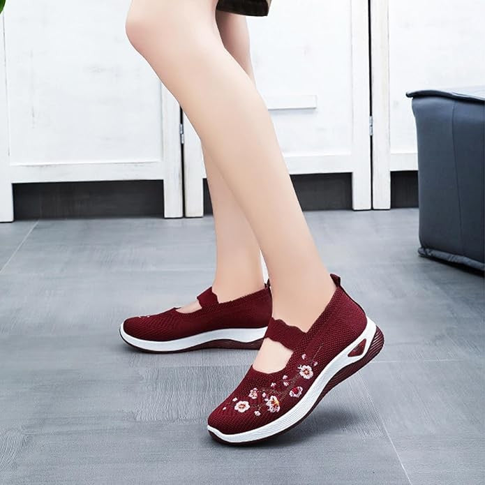 Amira – Elegant Loafers with Floral Embroidery for All-Day Comfort [50% Off]