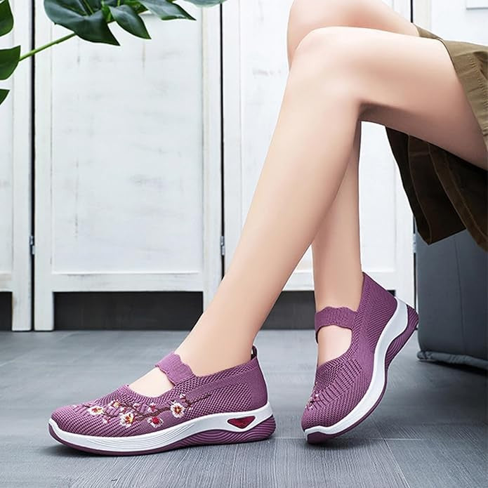 Amira – Elegant Loafers with Floral Embroidery for All-Day Comfort [50% Off]