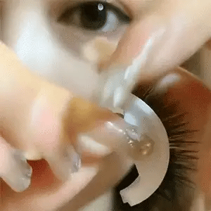 EasyLash – Self-Adhesive Lashes for Effortless Glamour [50% Discount]